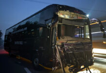 Woman Killed, Eight Injured as Double-Decker Bus Crashes Into Container on Yamuna Expressway