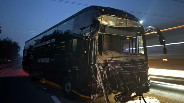 Woman Killed, Eight Injured as Double-Decker Bus Crashes Into Container on Yamuna Expressway